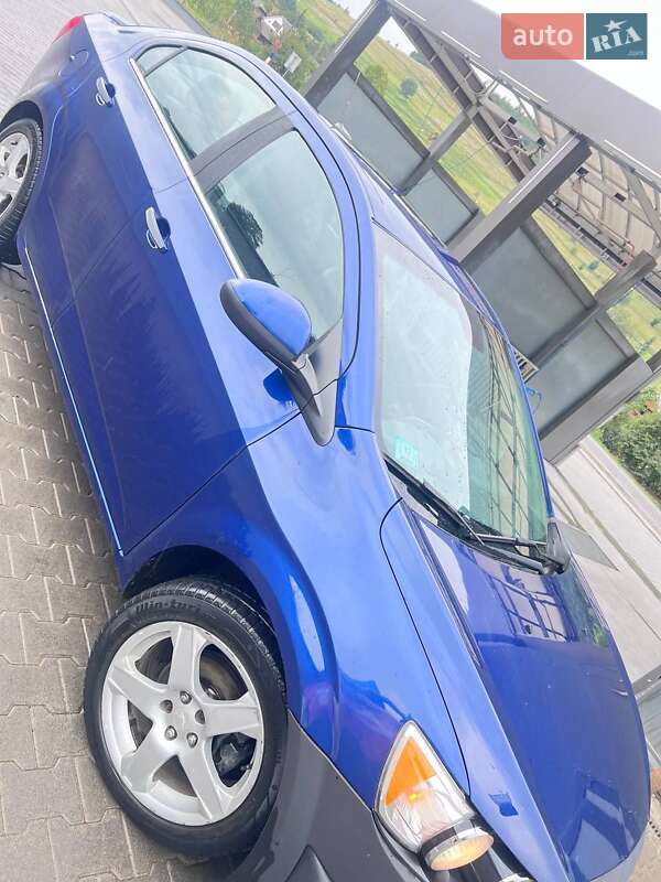 Седан Chevrolet Sonic 2014 в Воловце