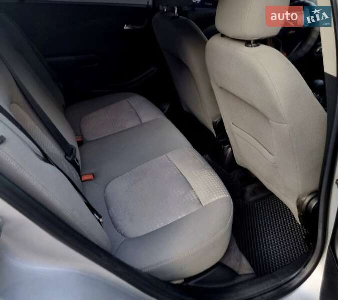 Седан Chevrolet Sonic 2012 в Киеве