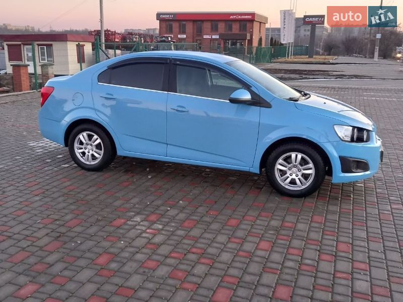 Седан Chevrolet Sonic 2014 в Кропивницком