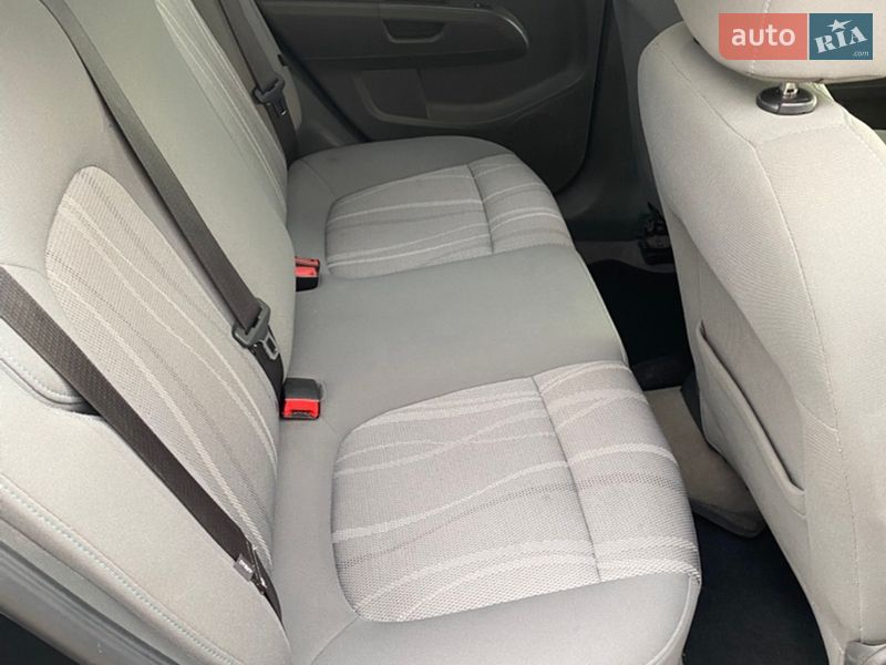 Седан Chevrolet Sonic 2015 в Дніпрі