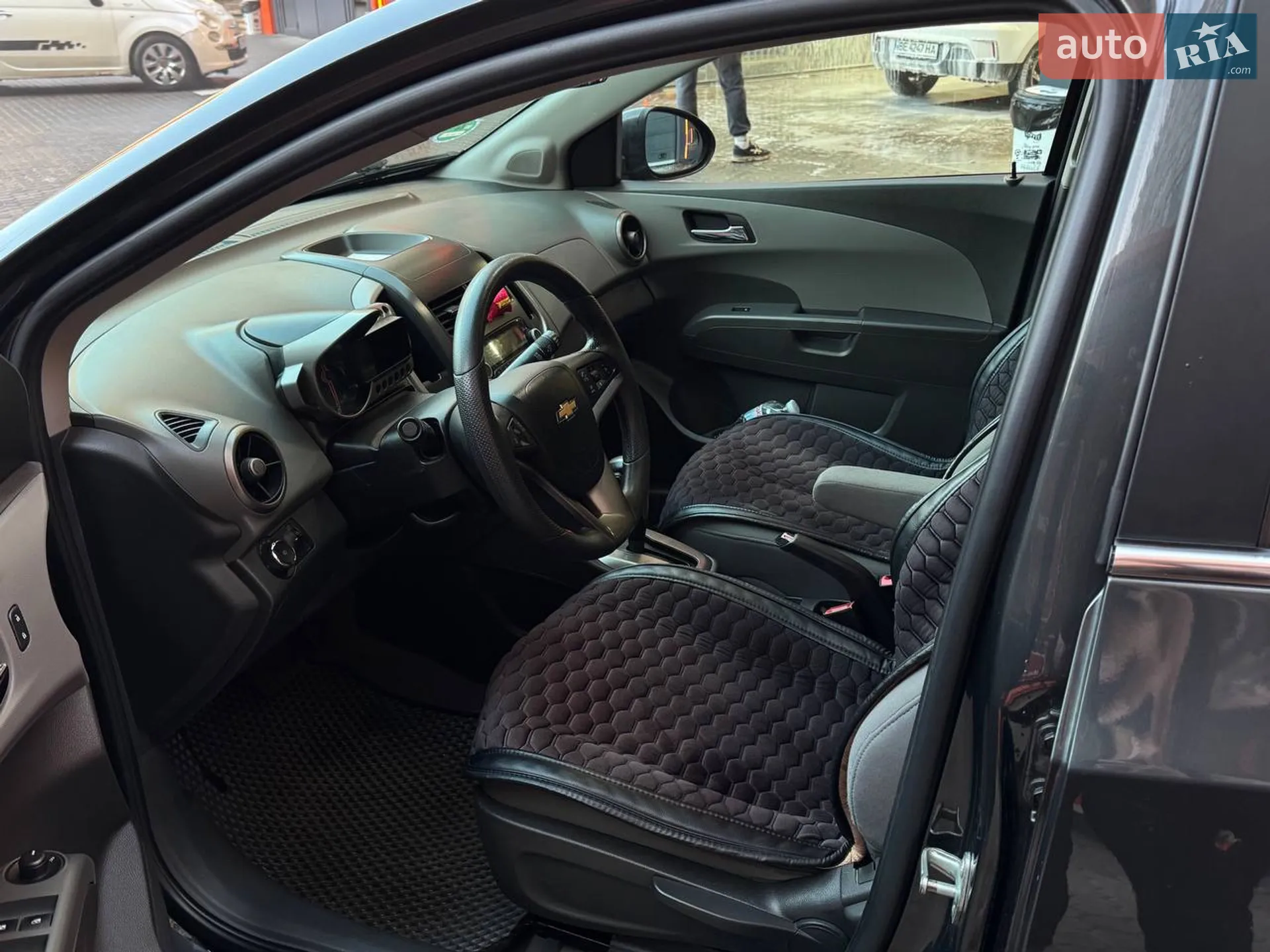 2014 Chevrolet Sonic - мініатюра 3