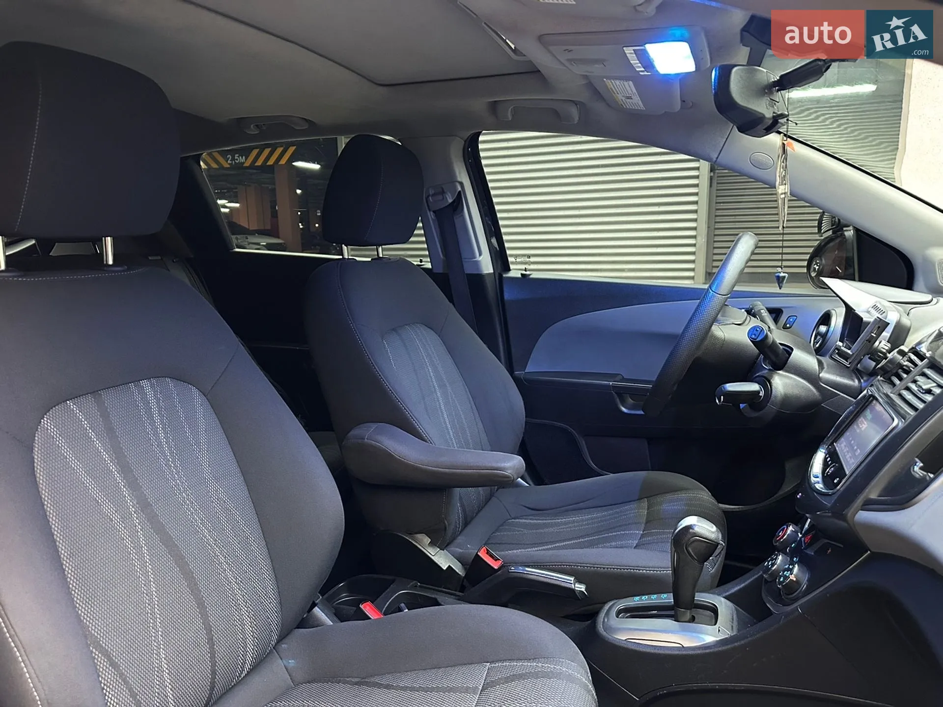 2015 Chevrolet Sonic - мініатюра 14