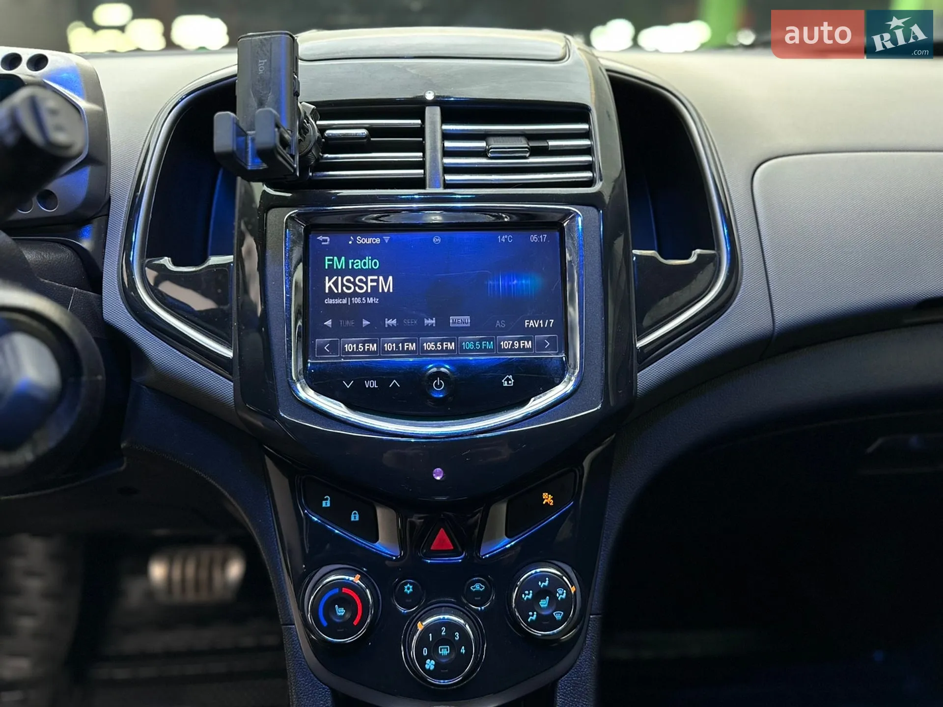 2015 Chevrolet Sonic - мініатюра 21