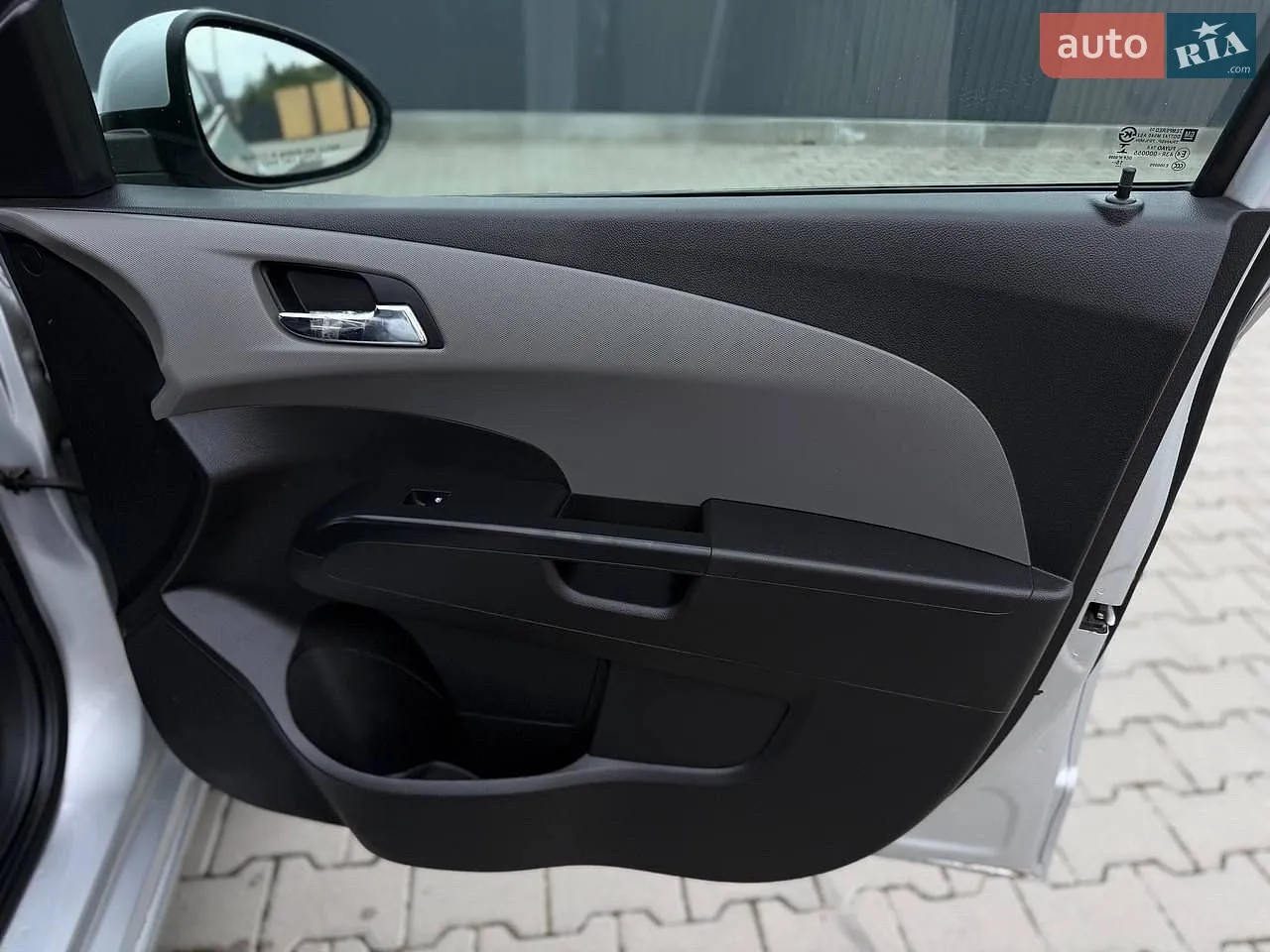 2016 Chevrolet Sonic - мініатюра 15