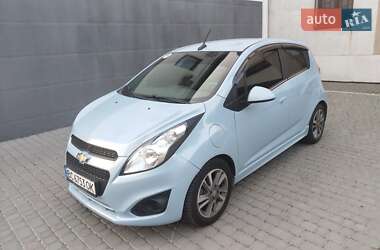 Хэтчбек Chevrolet Spark EV 2014 в 