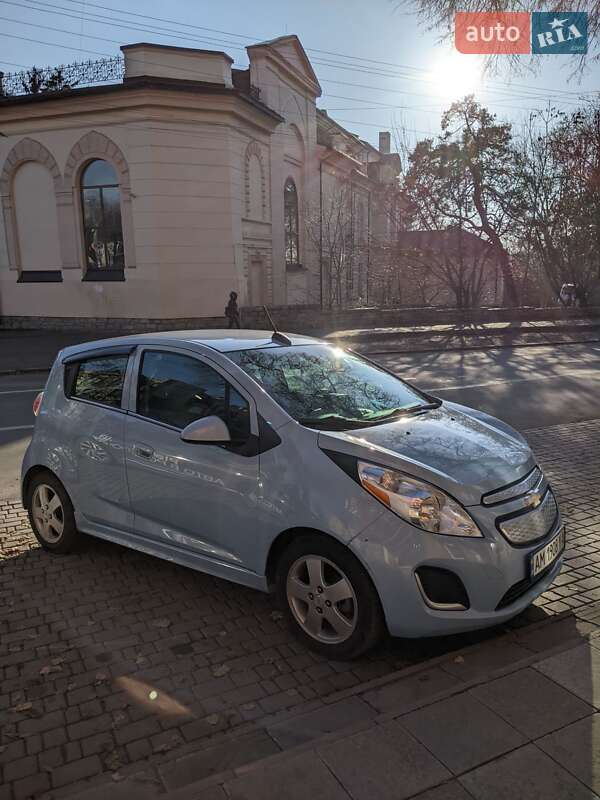 Хетчбек Chevrolet Spark EV 2016 в Кам'янець-Подільському