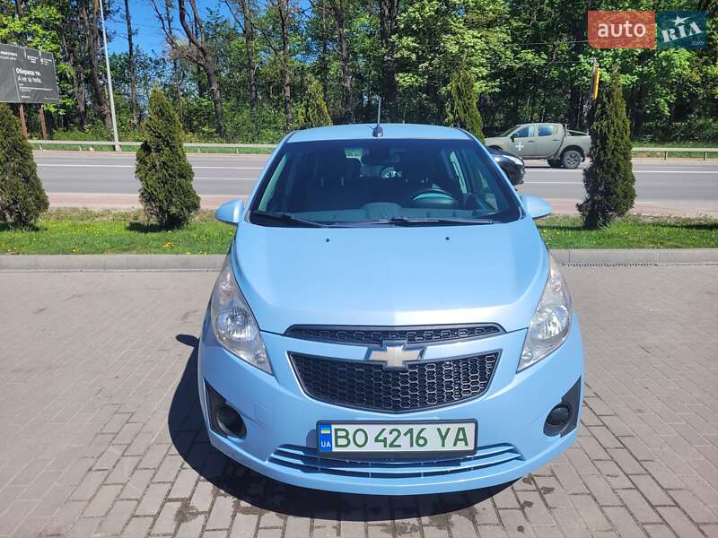 Хетчбек Chevrolet Spark EV 2014 в 