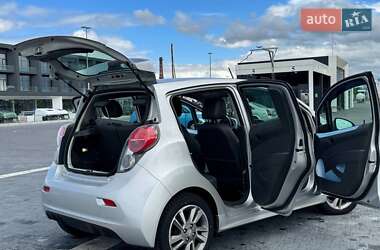 Хэтчбек Chevrolet Spark EV 2015 в 