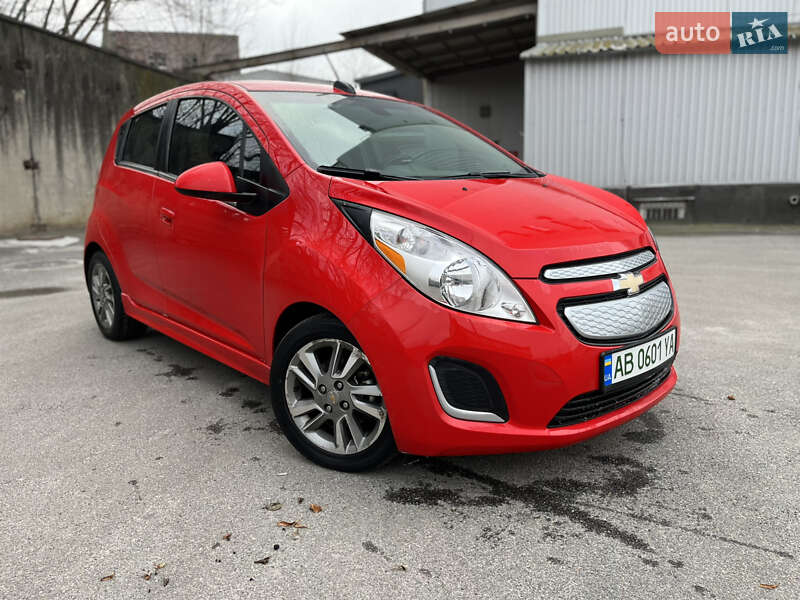 Хэтчбек Chevrolet Spark EV 2016 в 