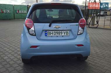 Хэтчбек Chevrolet Spark EV 2015 в 