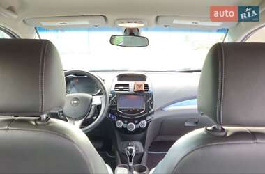 Хэтчбек Chevrolet Spark EV 2015 в 