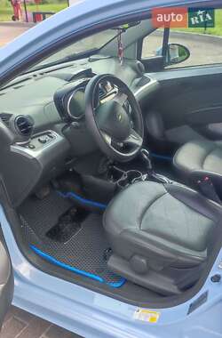 Хэтчбек Chevrolet Spark EV 2016 в 