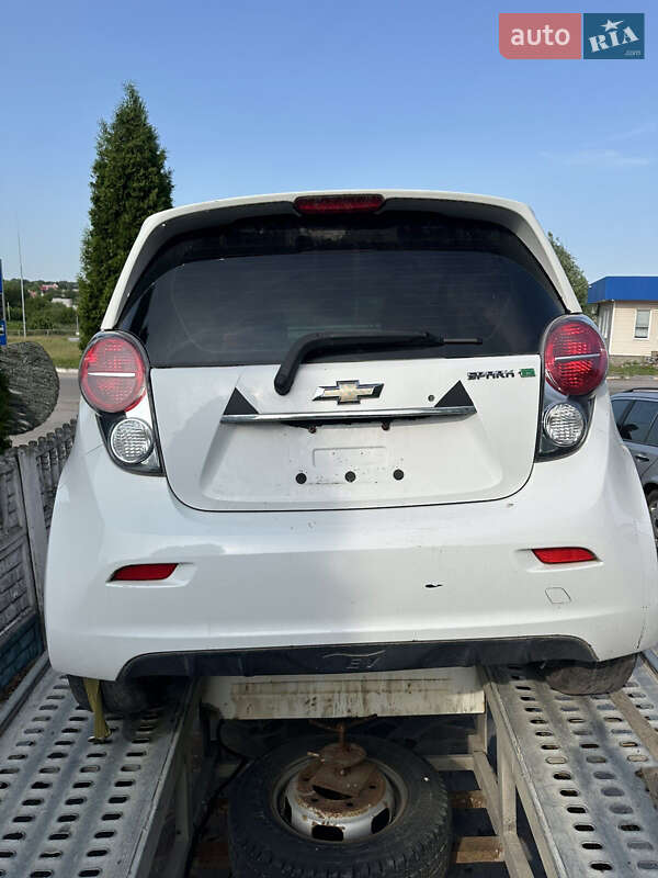 Хетчбек Chevrolet Spark EV 2014 в 