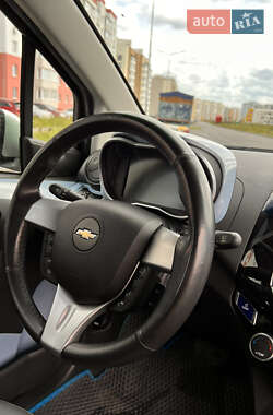 Хэтчбек Chevrolet Spark EV 2015 в 