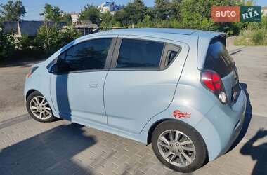 Хэтчбек Chevrolet Spark EV 2014 в 
