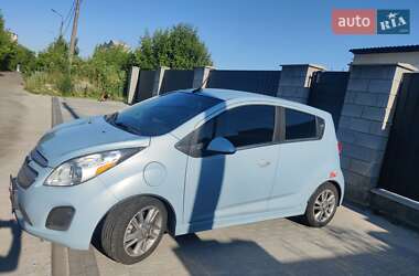 Хэтчбек Chevrolet Spark EV 2014 в 