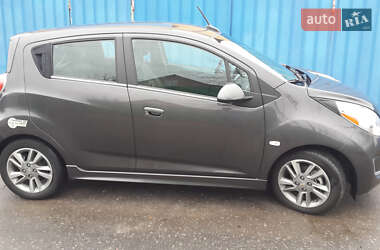 Хэтчбек Chevrolet Spark EV 2015 в 