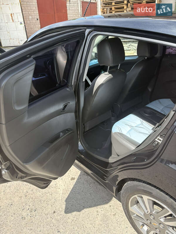 Хэтчбек Chevrolet Spark EV 2015 в Львове