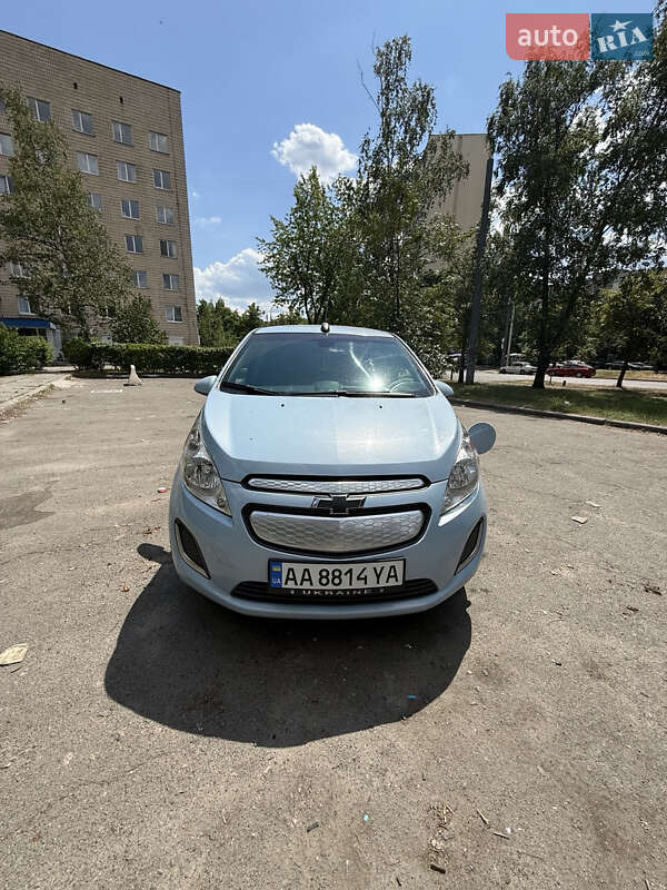 Хетчбек Chevrolet Spark EV 2016 в Києві