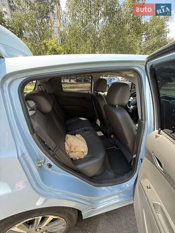 Хетчбек Chevrolet Spark EV 2016 в Києві