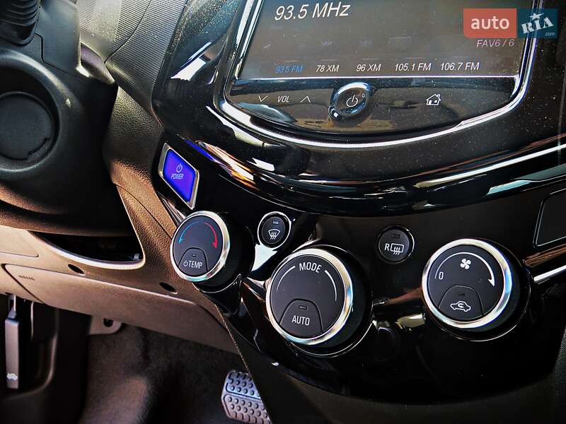 Хэтчбек Chevrolet Spark EV 2013 в Черкассах