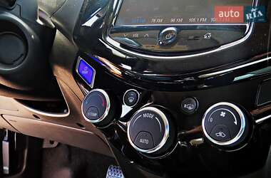 Хэтчбек Chevrolet Spark EV 2013 в 