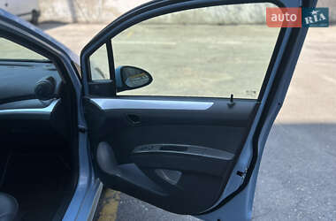 Хетчбек Chevrolet Spark EV 2016 в 