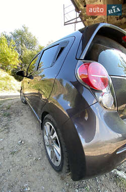 Хетчбек Chevrolet Spark EV 2013 в 