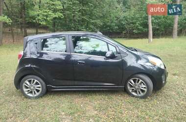 Хэтчбек Chevrolet Spark EV 2015 в 