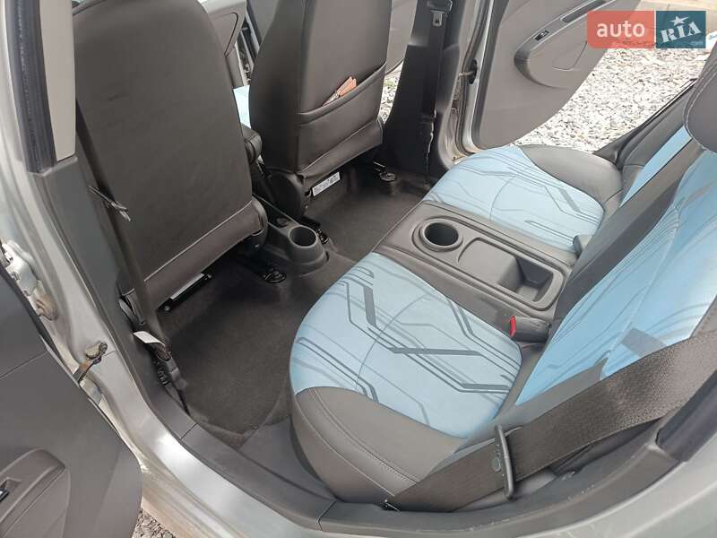 Хетчбек Chevrolet Spark EV 2016 в Рівному