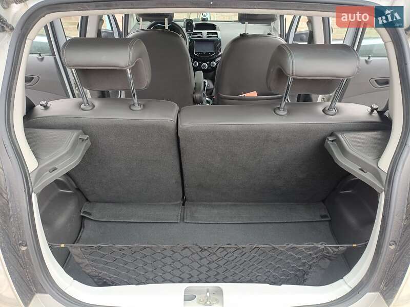 Хетчбек Chevrolet Spark EV 2016 в Рівному