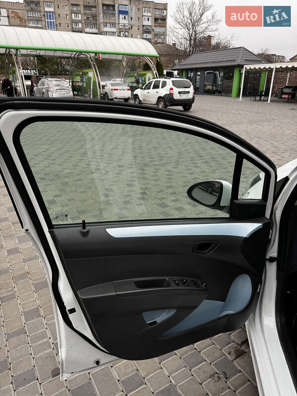 Хетчбек Chevrolet Spark EV 2013 в Кропивницькому