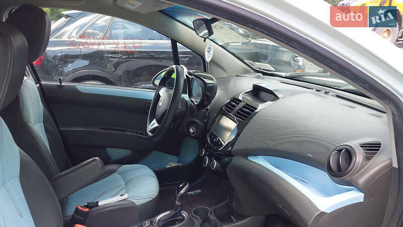 Хетчбек Chevrolet Spark EV 2016 в Городку