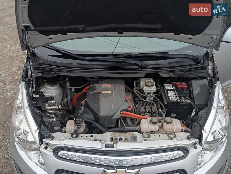 Хэтчбек Chevrolet Spark EV 2015 в Ивано-Франковске фото 10 Хэтчбек Chevrolet Spark EV 2015 в Ивано-Франковске