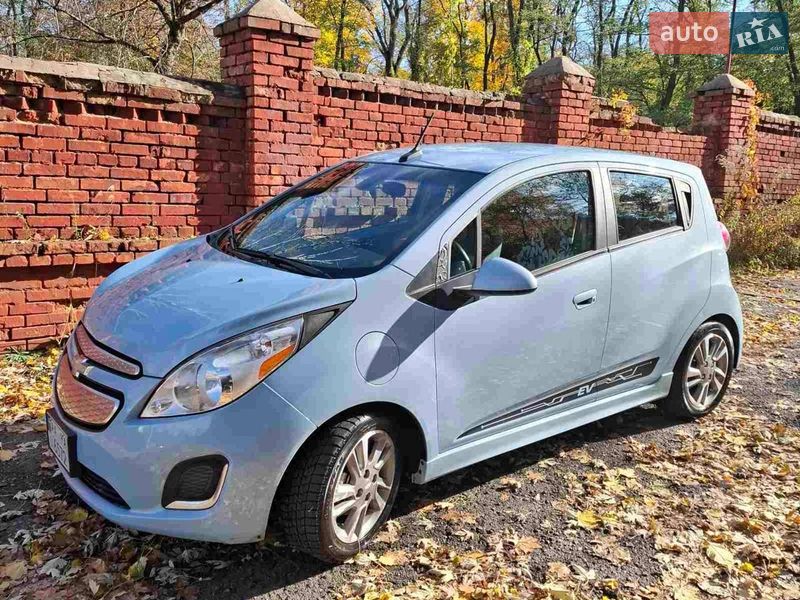 Хэтчбек Chevrolet Spark EV 2013 в Киеве фото 3 Хэтчбек Chevrolet Spark EV 2013 в Киеве