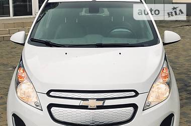 Хэтчбек Chevrolet Spark 2015 в 