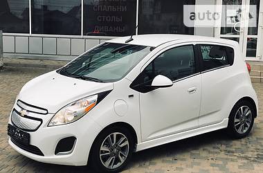 Хэтчбек Chevrolet Spark 2015 в 