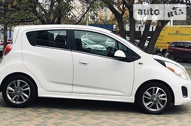Хэтчбек Chevrolet Spark 2015 в 