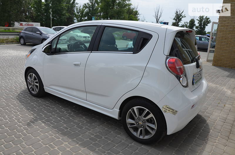 Хетчбек Chevrolet Spark 2015 в Харкові