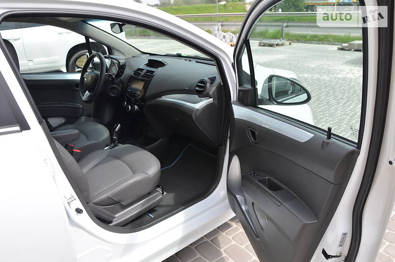 Хетчбек Chevrolet Spark 2015 в Харкові