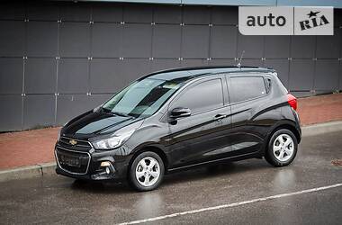 Хэтчбек Chevrolet Spark 2017 в 