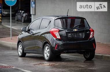 Хэтчбек Chevrolet Spark 2017 в 