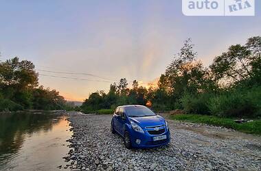 Хетчбек Chevrolet Spark 2010 в 