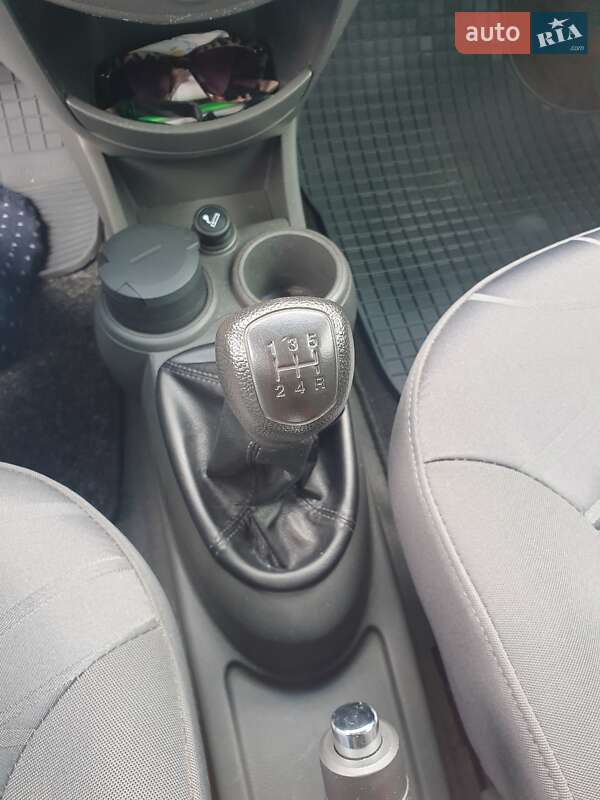 Хэтчбек Chevrolet Spark 2011 в Луцке