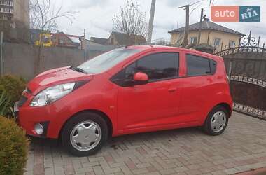 Хэтчбек Chevrolet Spark 2011 в Луцке