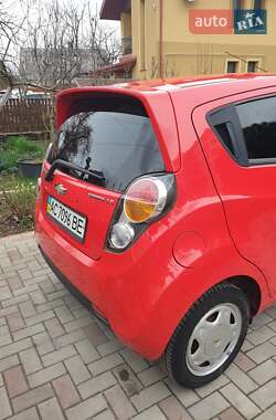 Хэтчбек Chevrolet Spark 2011 в 
