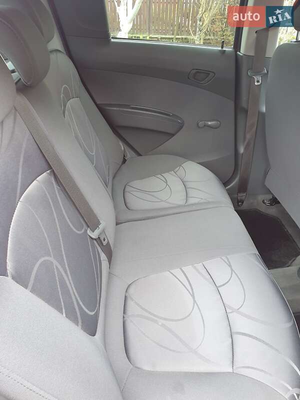 Хэтчбек Chevrolet Spark 2011 в Луцке