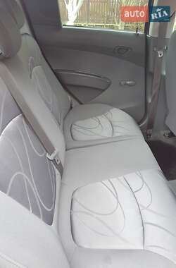 Хэтчбек Chevrolet Spark 2011 в 