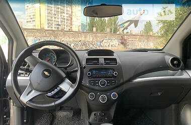 Хетчбек Chevrolet Spark 2014 в Дніпрі
