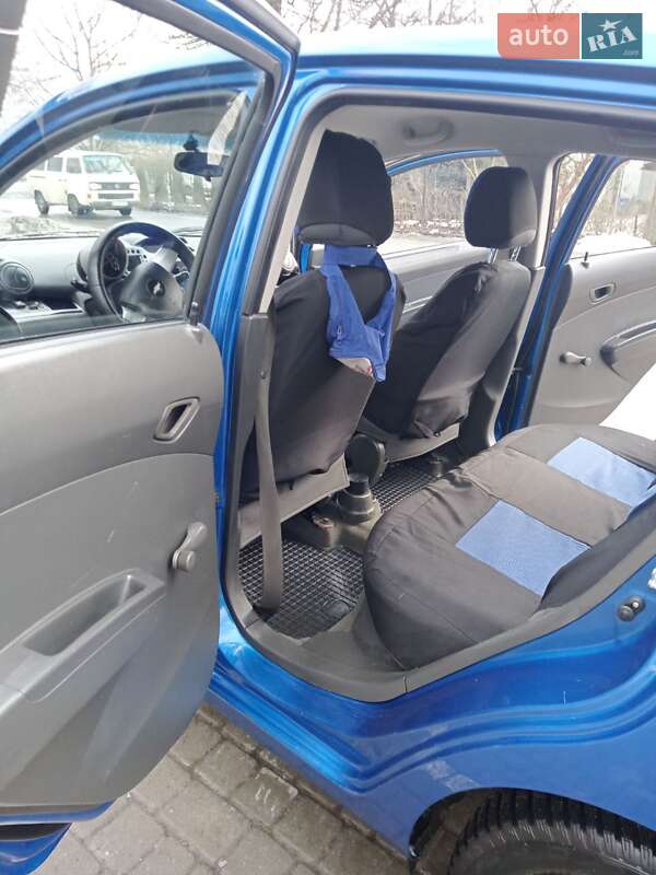 Хэтчбек Chevrolet Spark 2011 в Львове